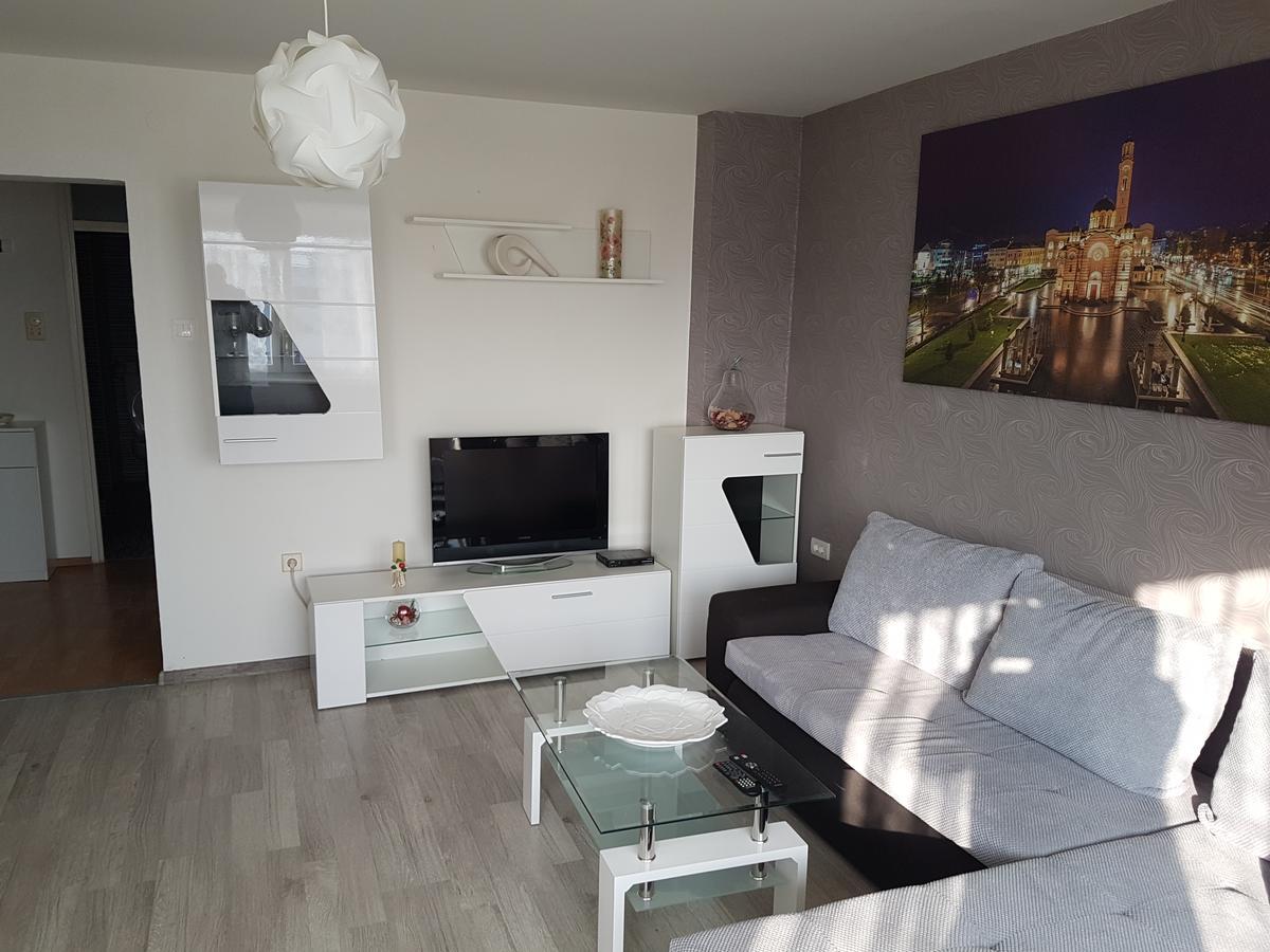 Apartman Vuk - Stan Na Dan Μπάνια Λούκα Εξωτερικό φωτογραφία
